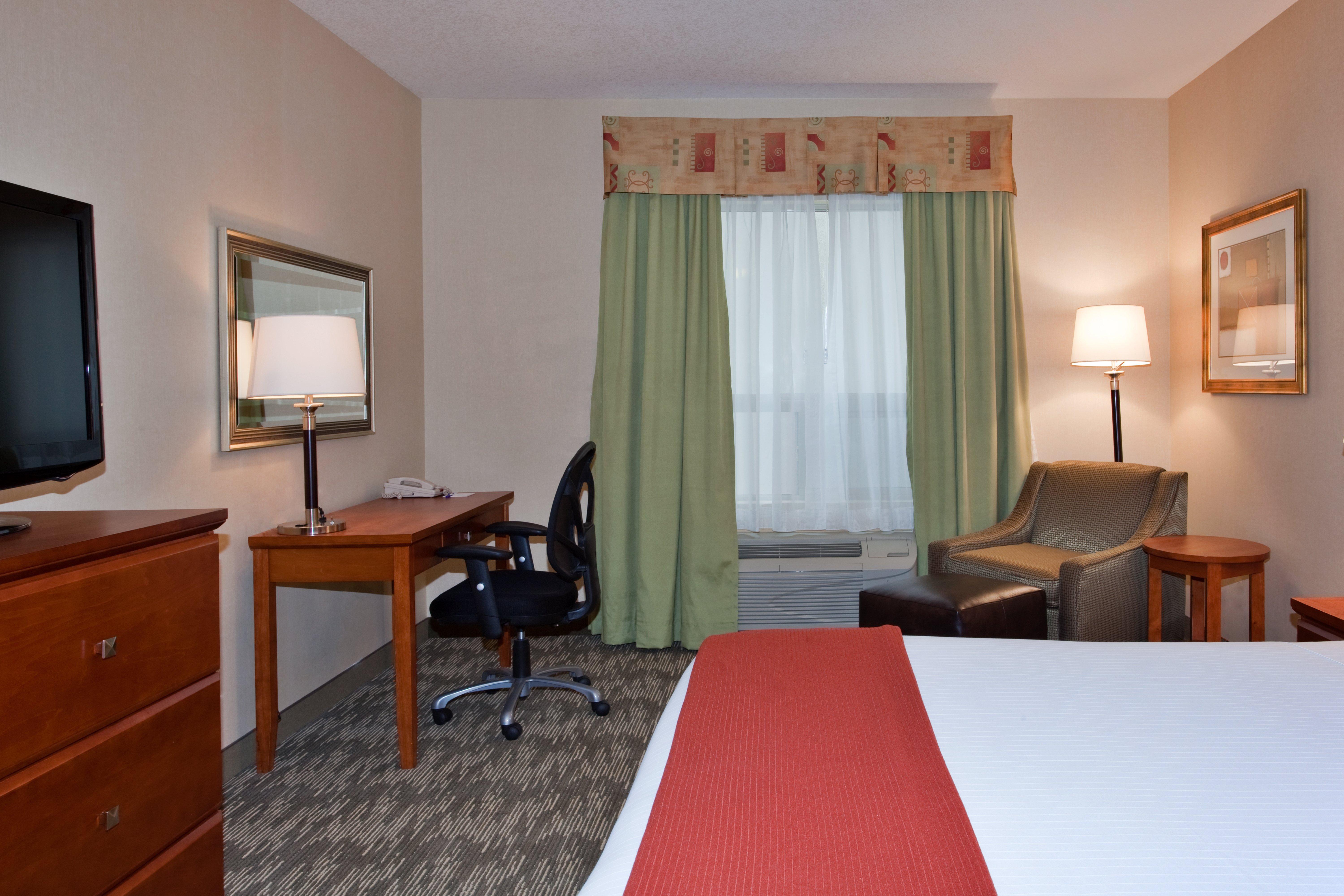Holiday Inn Express Hotel & Suites-Edmonton South, An Ihg Hotel Ngoại thất bức ảnh