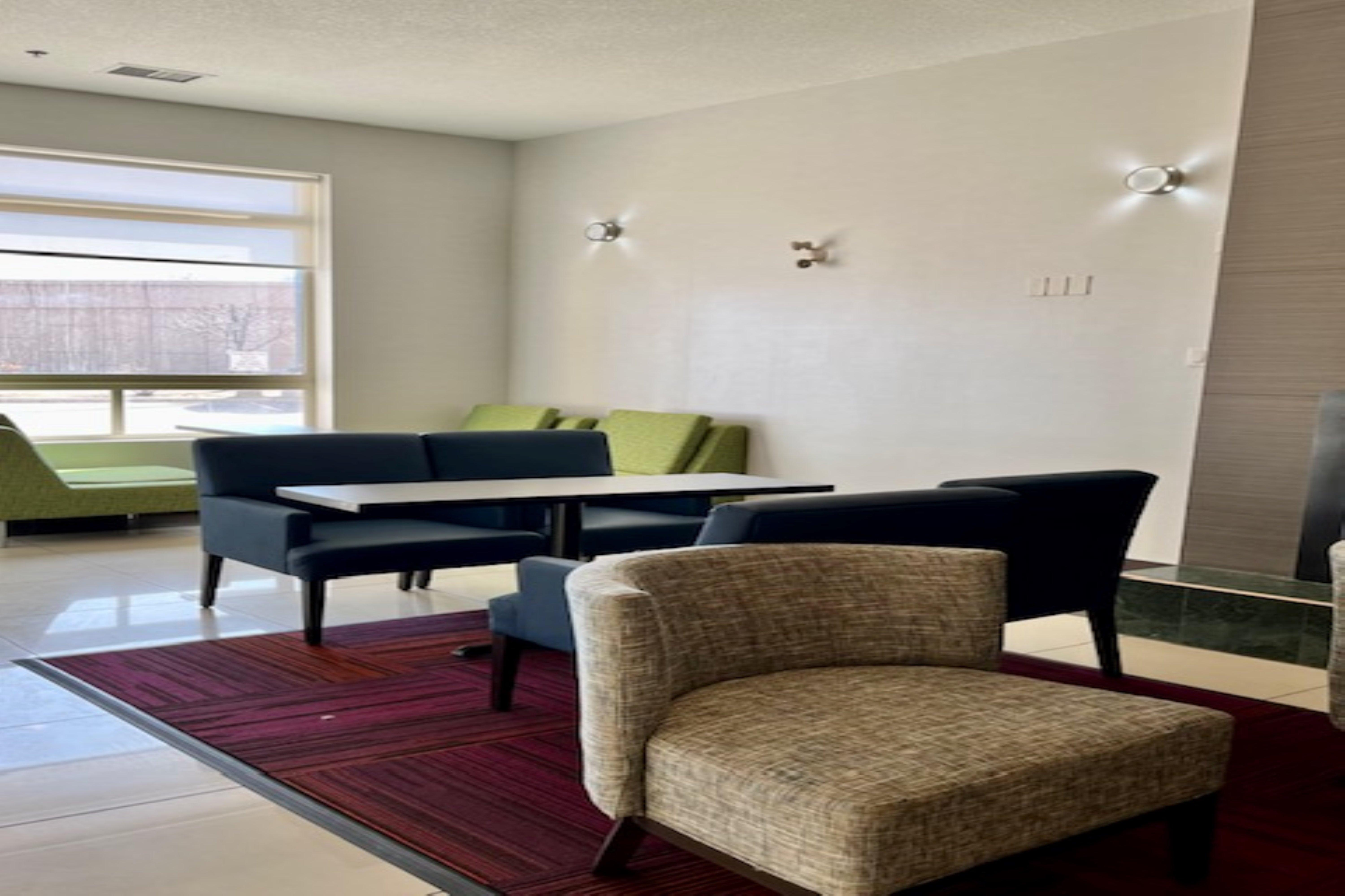 Holiday Inn Express Hotel & Suites-Edmonton South By Ihg Ngoại thất bức ảnh