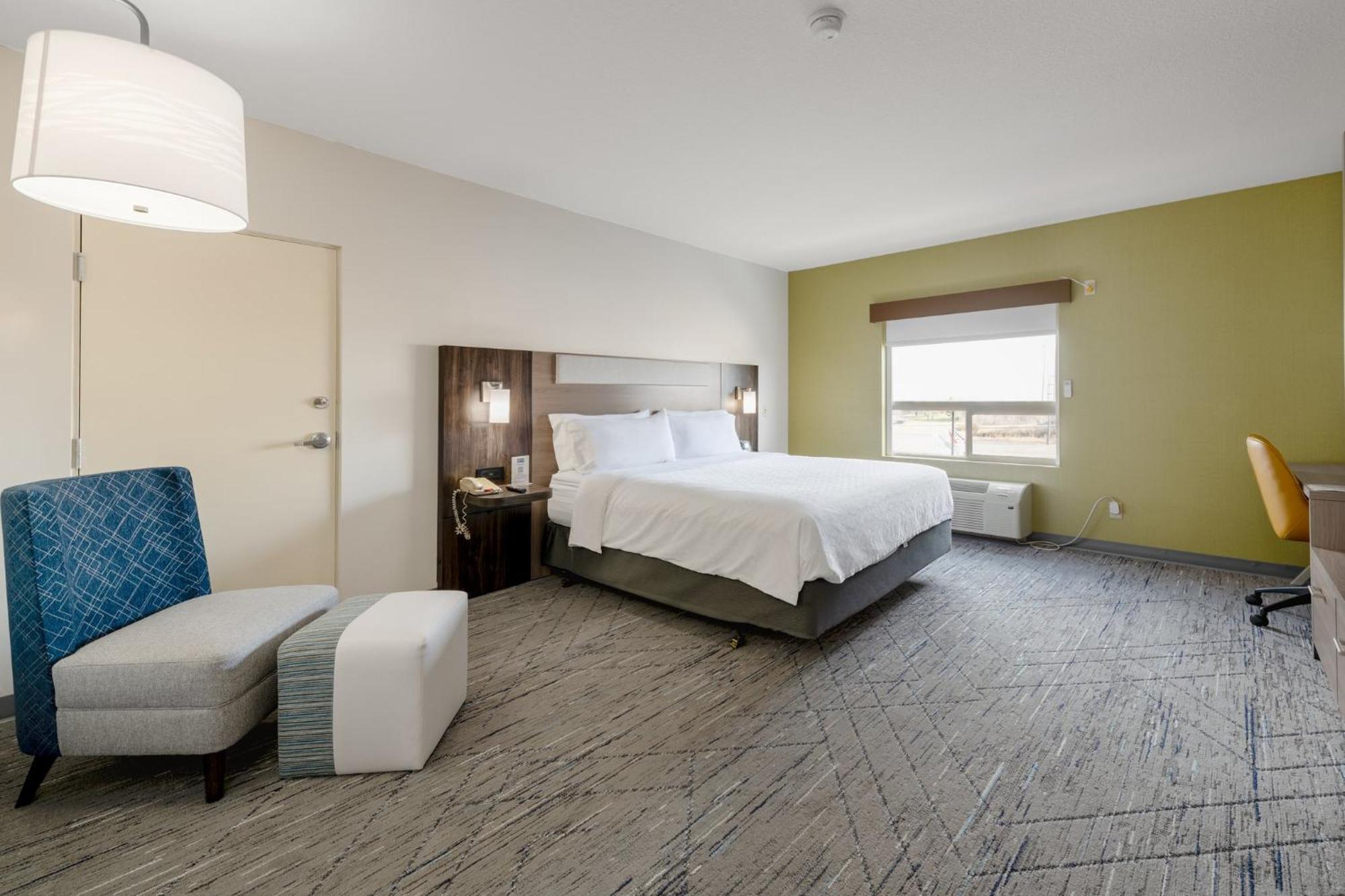 Holiday Inn Express Hotel & Suites-Edmonton South By Ihg Ngoại thất bức ảnh