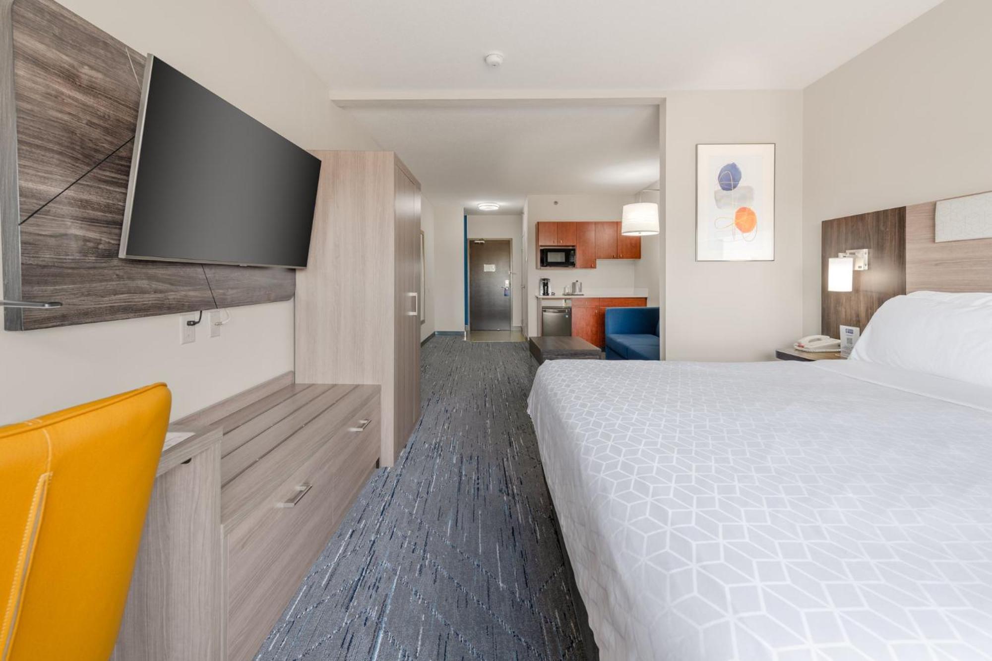 Holiday Inn Express Hotel & Suites-Edmonton South By Ihg Ngoại thất bức ảnh