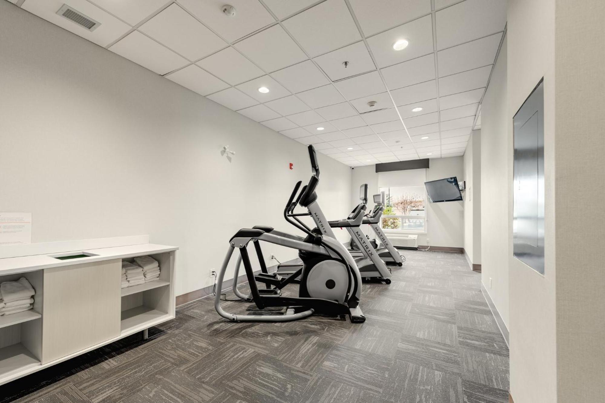 Holiday Inn Express Hotel & Suites-Edmonton South By Ihg Ngoại thất bức ảnh