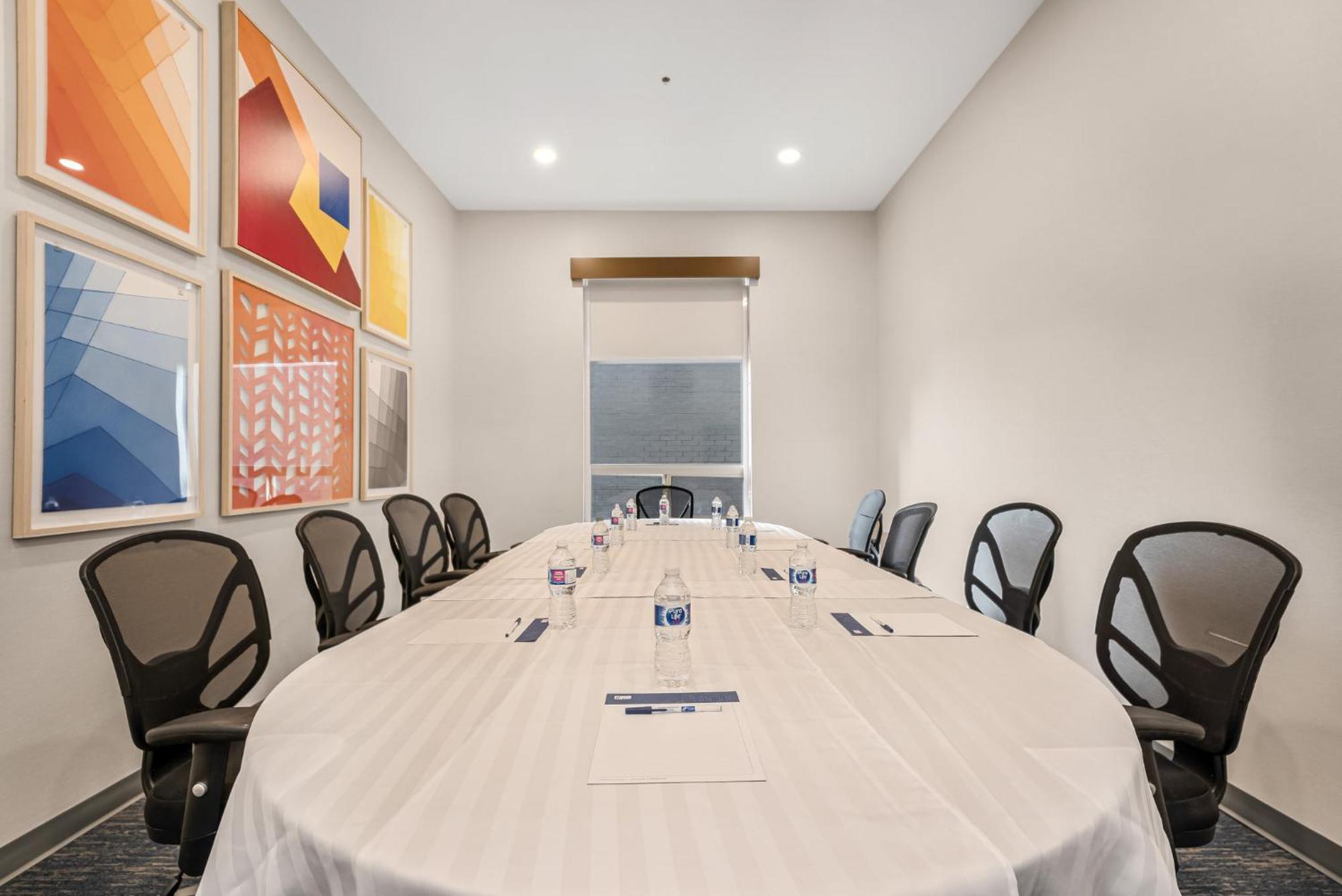 Holiday Inn Express Hotel & Suites-Edmonton South By Ihg Ngoại thất bức ảnh