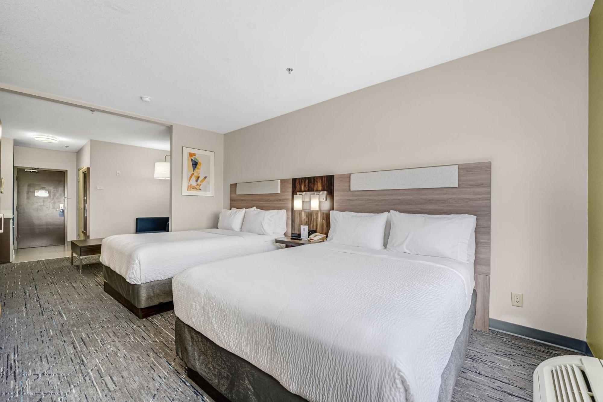 Holiday Inn Express Hotel & Suites-Edmonton South By Ihg Ngoại thất bức ảnh