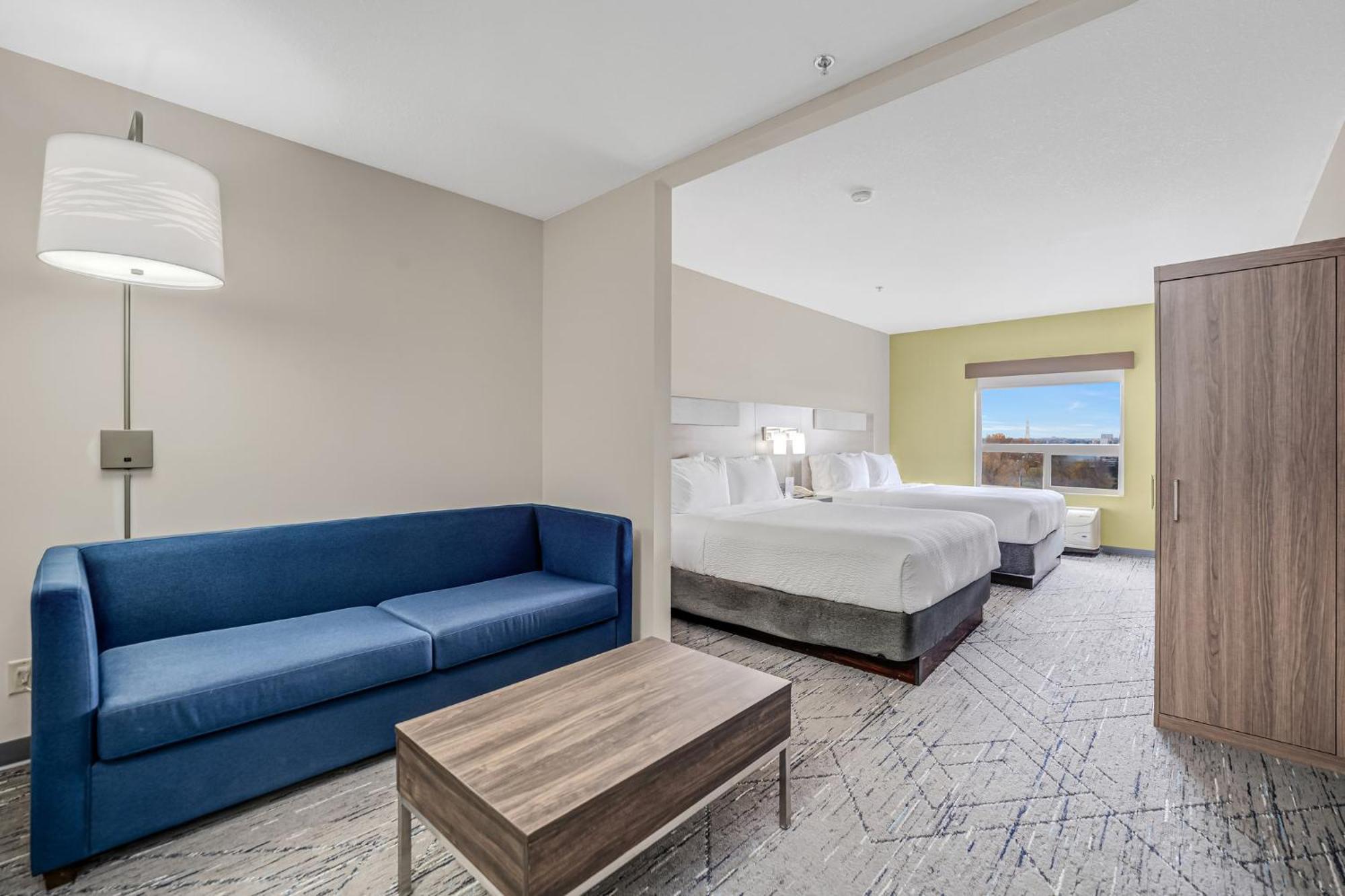 Holiday Inn Express Hotel & Suites-Edmonton South By Ihg Ngoại thất bức ảnh