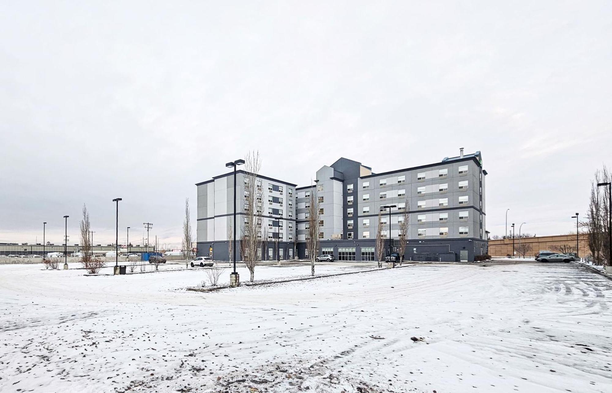 Holiday Inn Express Hotel & Suites-Edmonton South By Ihg Ngoại thất bức ảnh