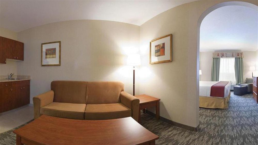 Holiday Inn Express Hotel & Suites-Edmonton South By Ihg Ngoại thất bức ảnh