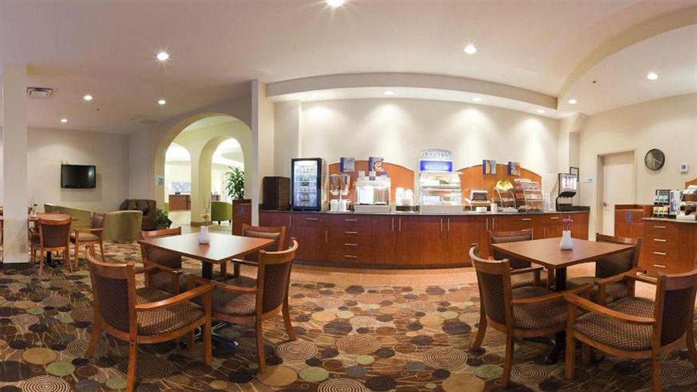 Holiday Inn Express Hotel & Suites-Edmonton South By Ihg Ngoại thất bức ảnh